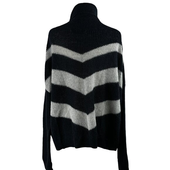 Like new! Abercrombie & Fitch Mohair Blend Turtleneck Sweater Size Small - Picture 3 of 10